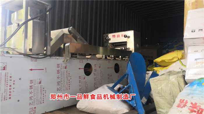 350型燴面機裝車中